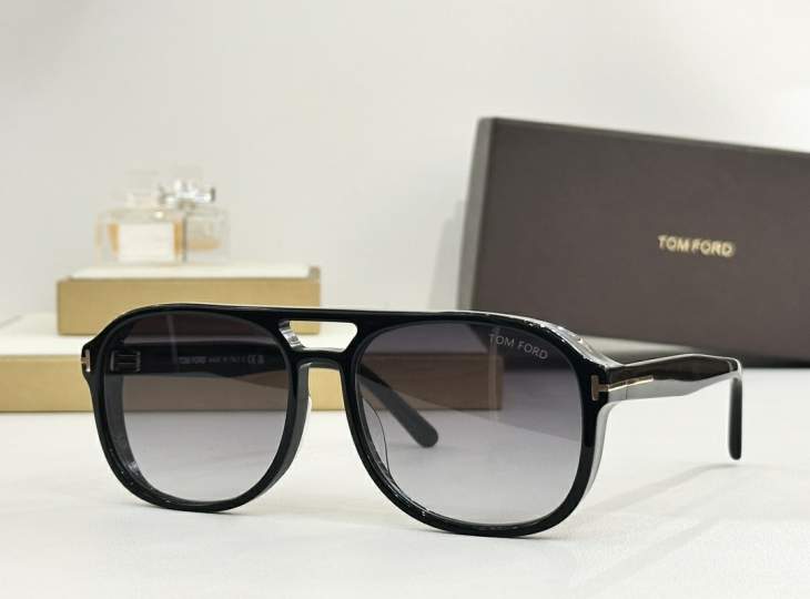 Picture of Tom Ford Sunglasses _SKUfw76704155fw
